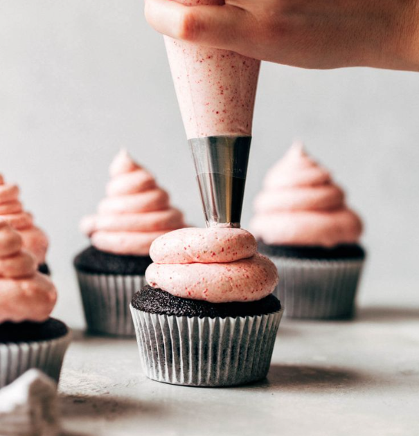 banner cupcakes