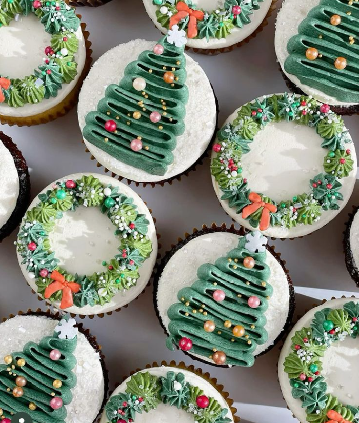 Christmas Ornament Cupcakes