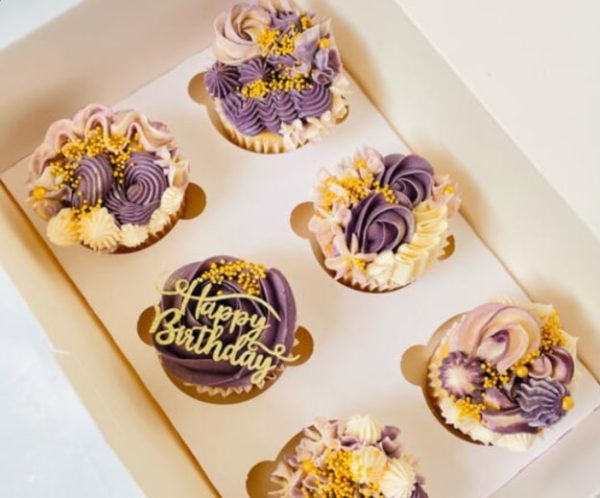 Classic cupcakes - purple