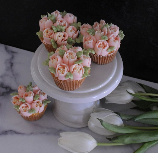 tulips cupcakes